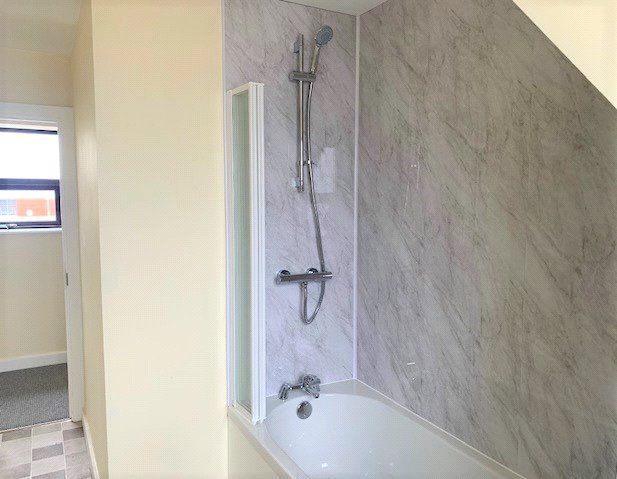 2 bed flat to rentSecond Floor Flat, Richard Deere House CF36 photo 5