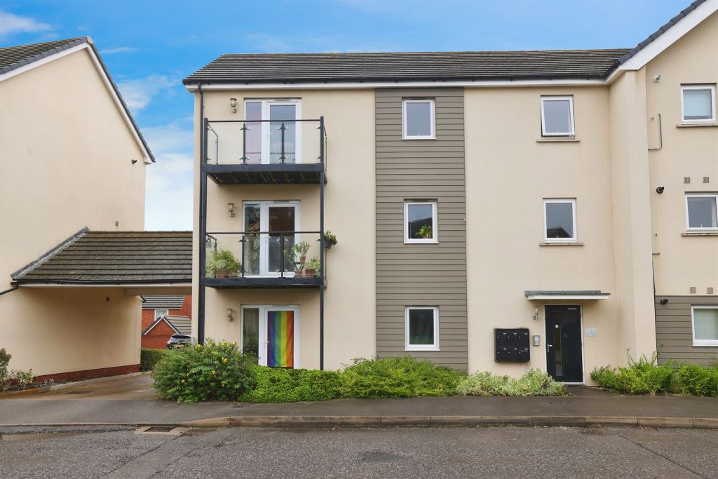 Property photo 1 of 17