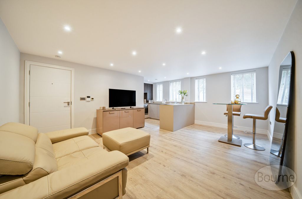 Property photo 2 of 18 46437189-7948-4Ac...