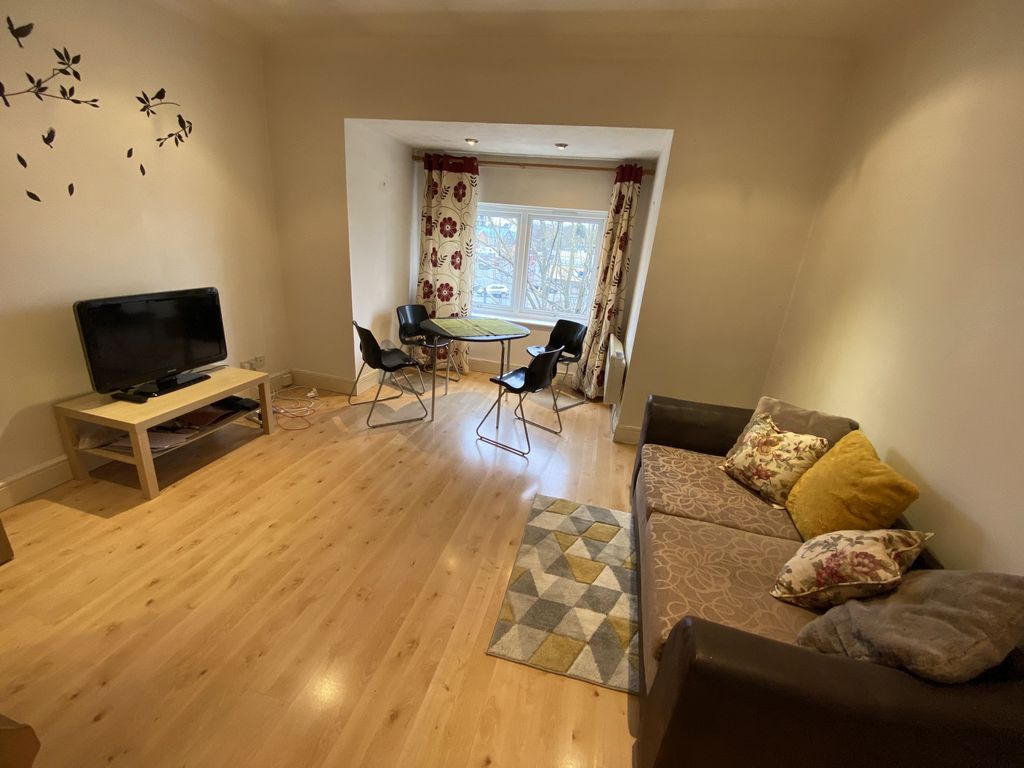 Property photo 3 of 8