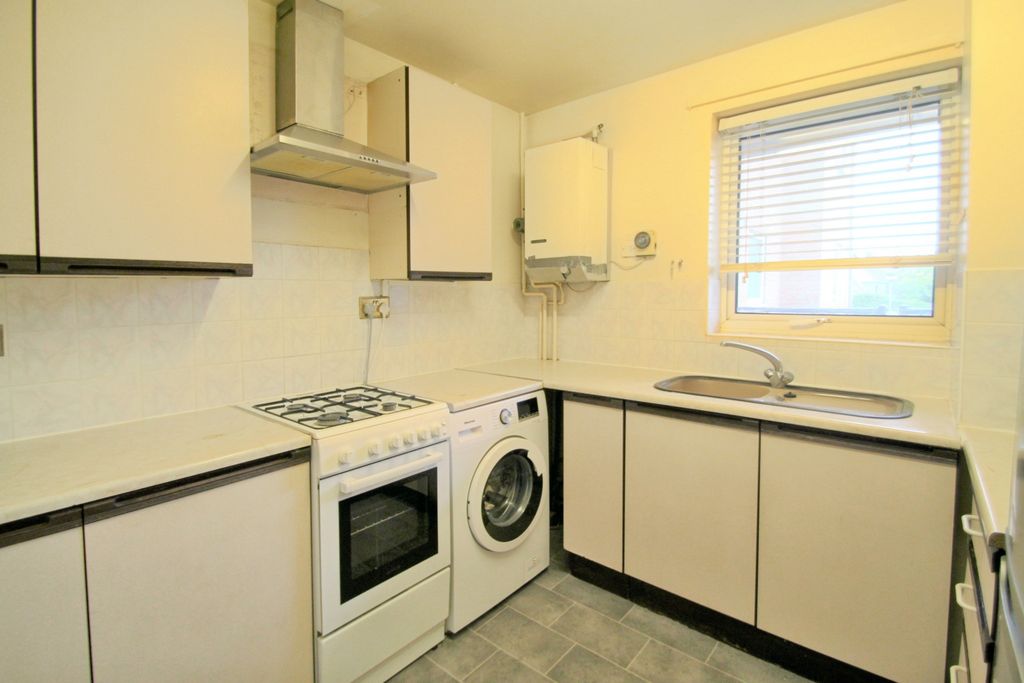 Property photo 2 of 5 Kitchen