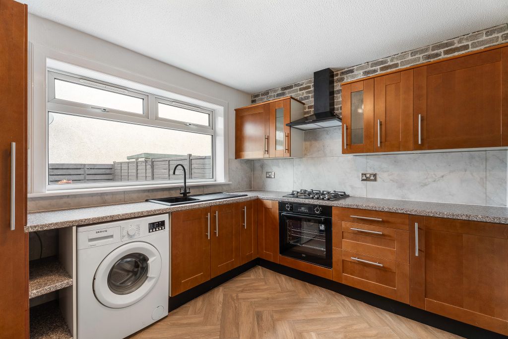 Property photo 2 of 36