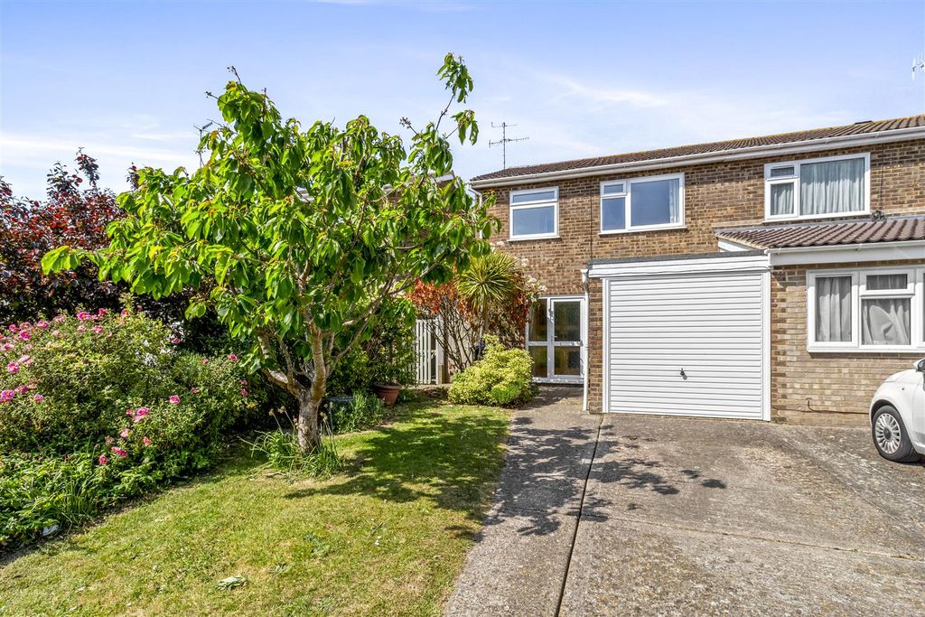 Property photo 1 of 16 4 Canberra Road-016.Jpg