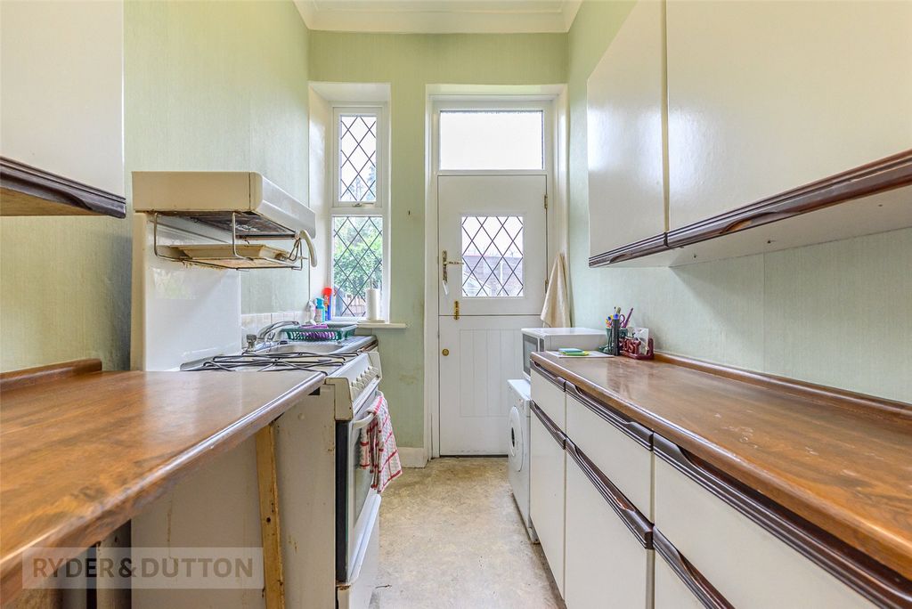 Property photo 3 of 20 Kitchen