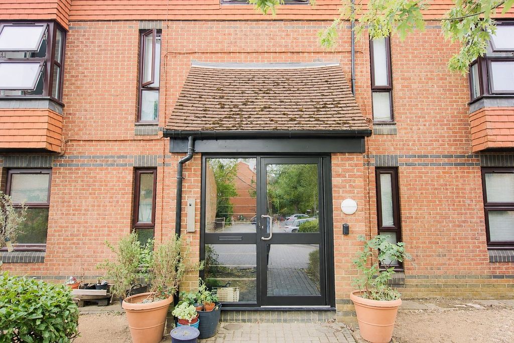 Property photo 2 of 10