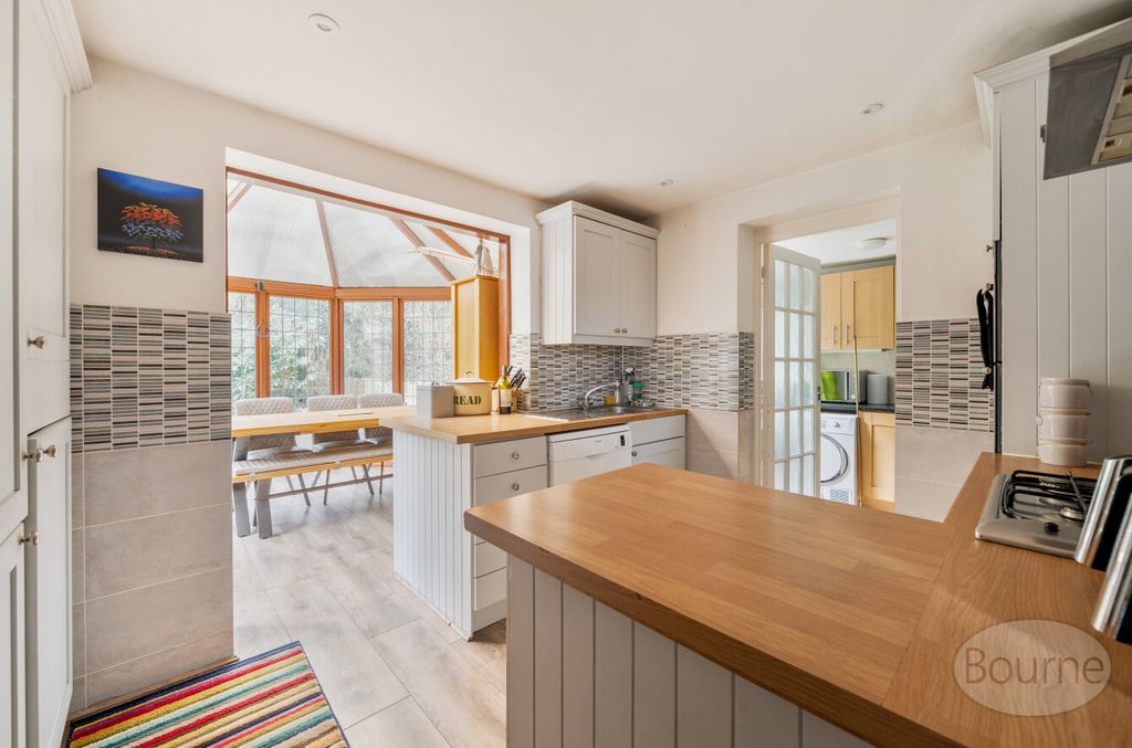 Property photo 3 of 24 Ef2Fe4ce-66A6-42E...