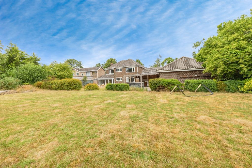 Property photo 3 of 22