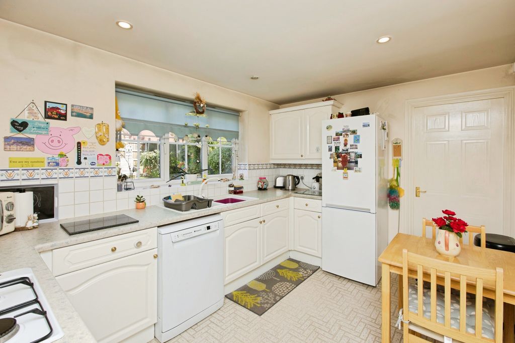 Property photo 3 of 20 Img_5788