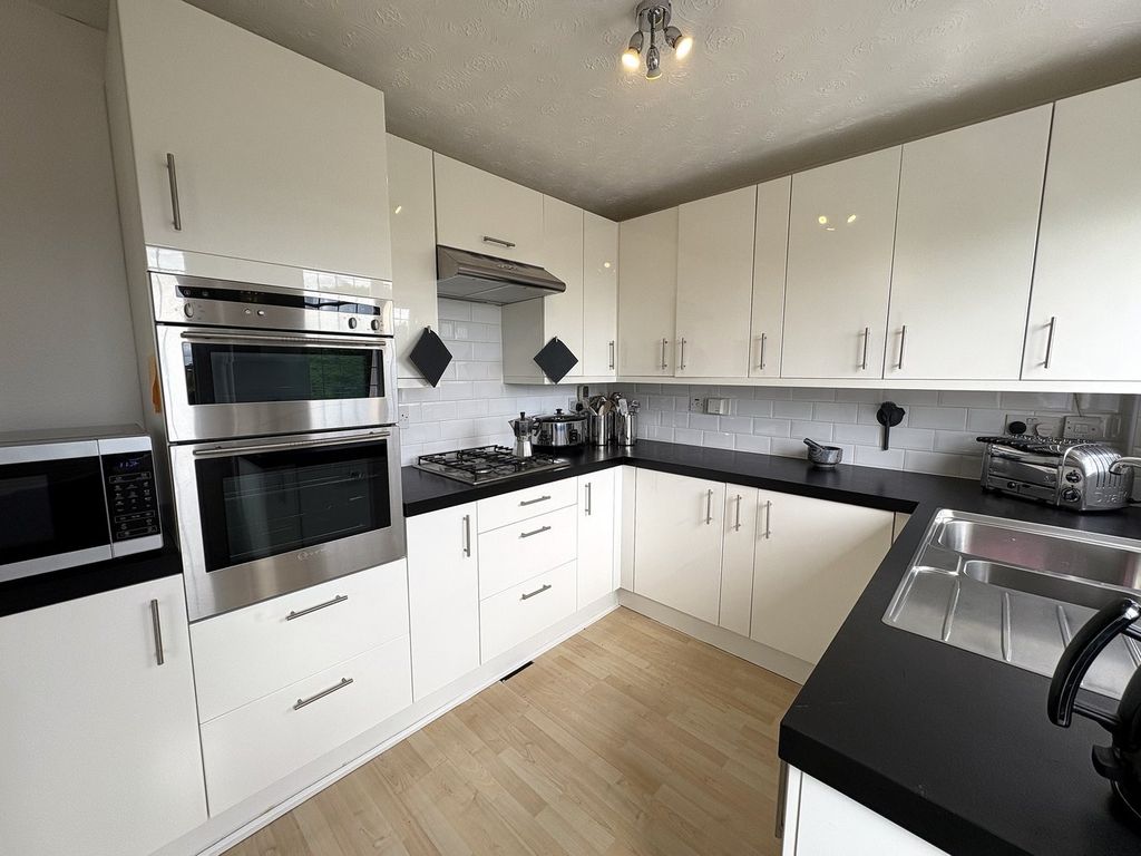 Property photo 2 of 24