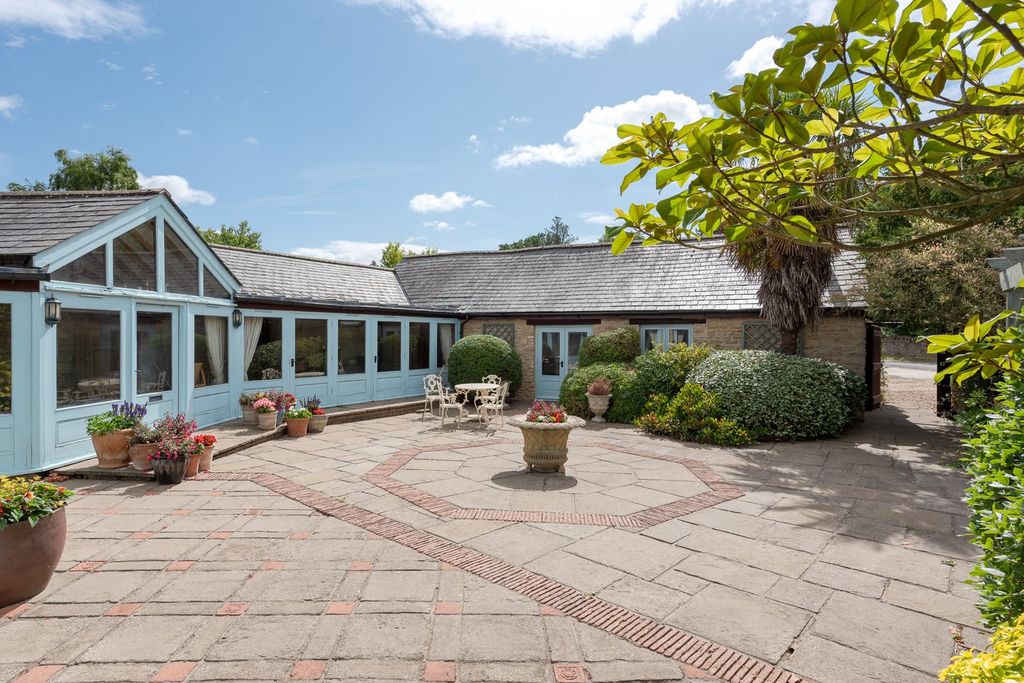 Property photo 1 of 30