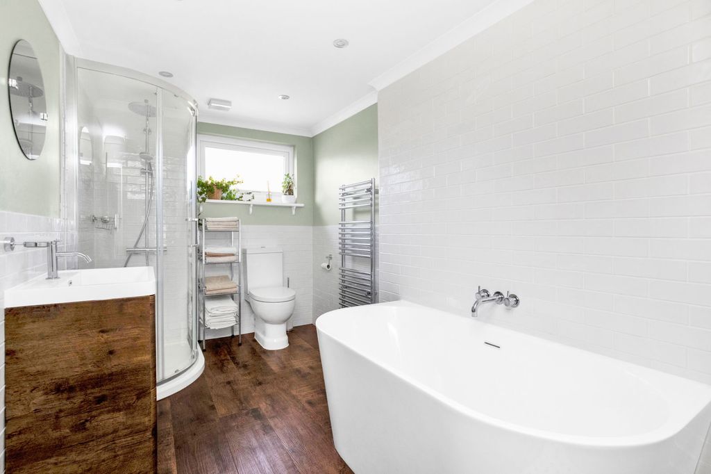 Property photo 3 of 33