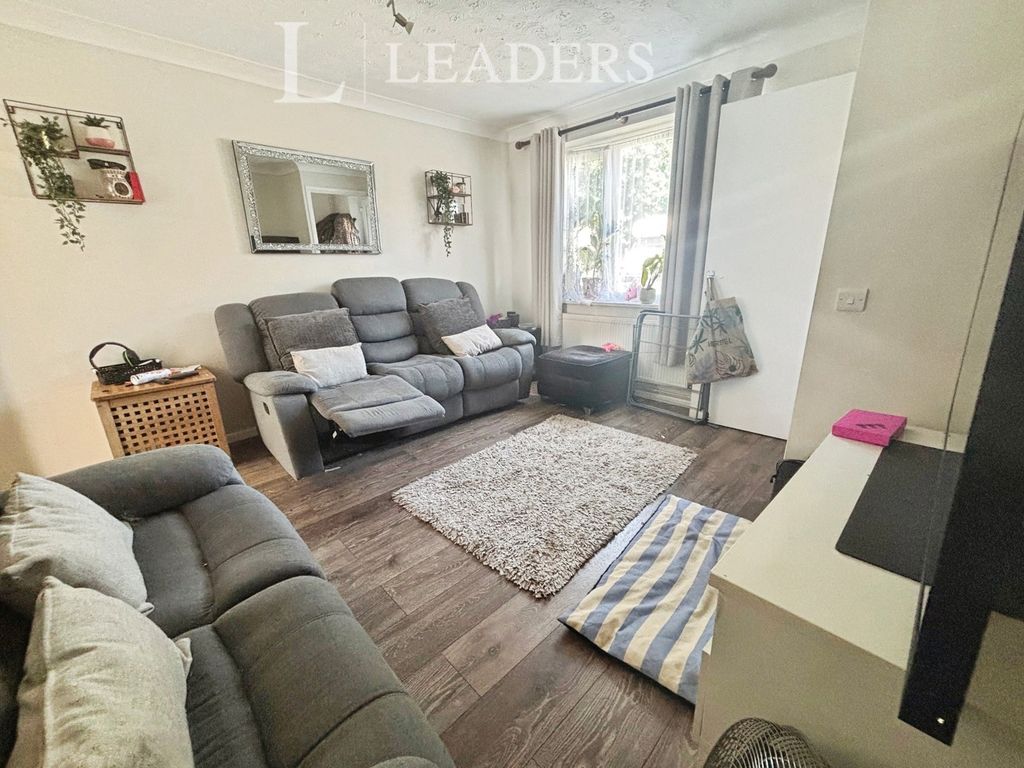 Property photo 3 of 8 Pbox-Img.Jpg