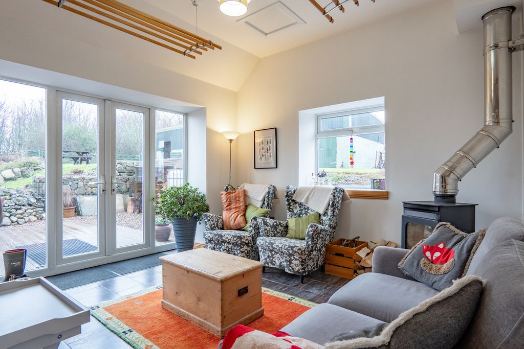 Property photo 2 of 44