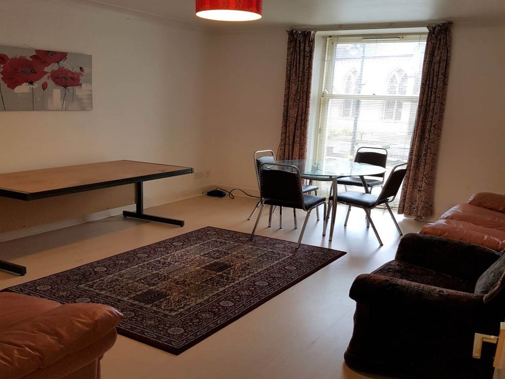 Property photo 2 of 10 Lounge 1