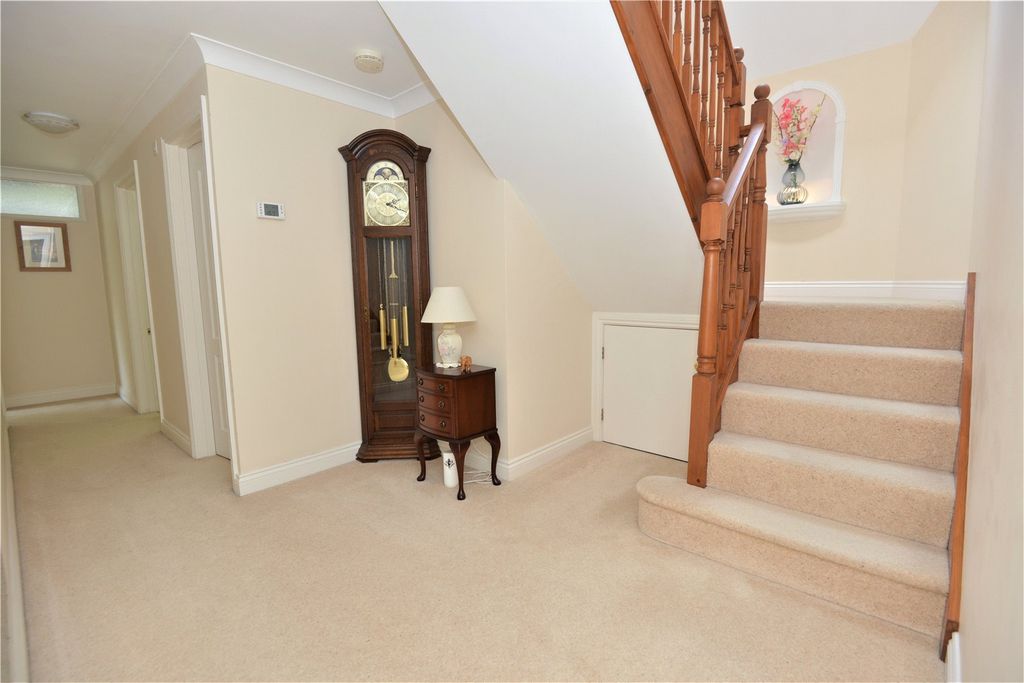 Property photo 2 of 23 Picture No. 13