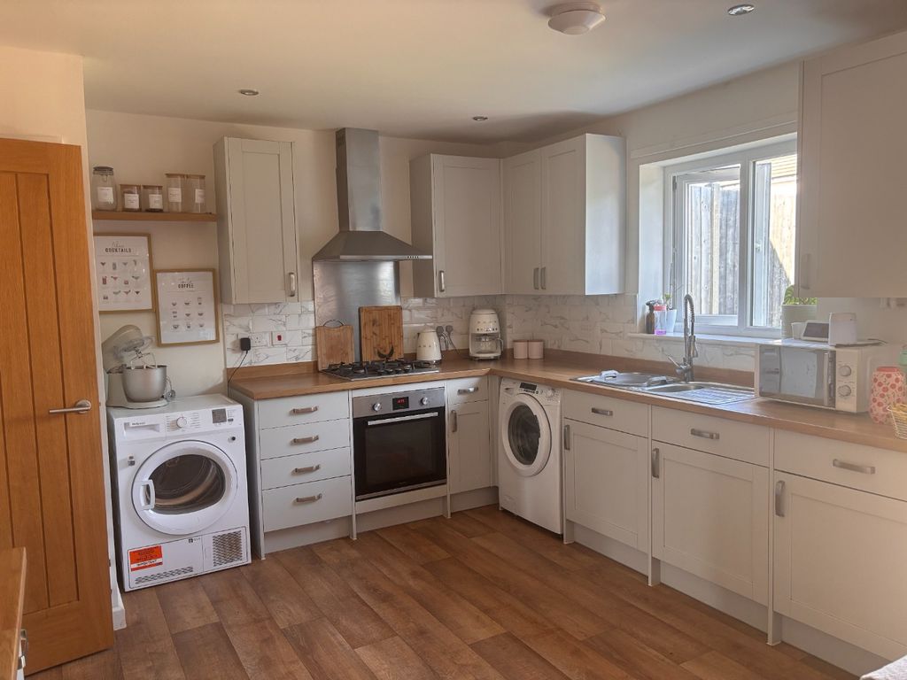 Property photo 2 of 11 5359211