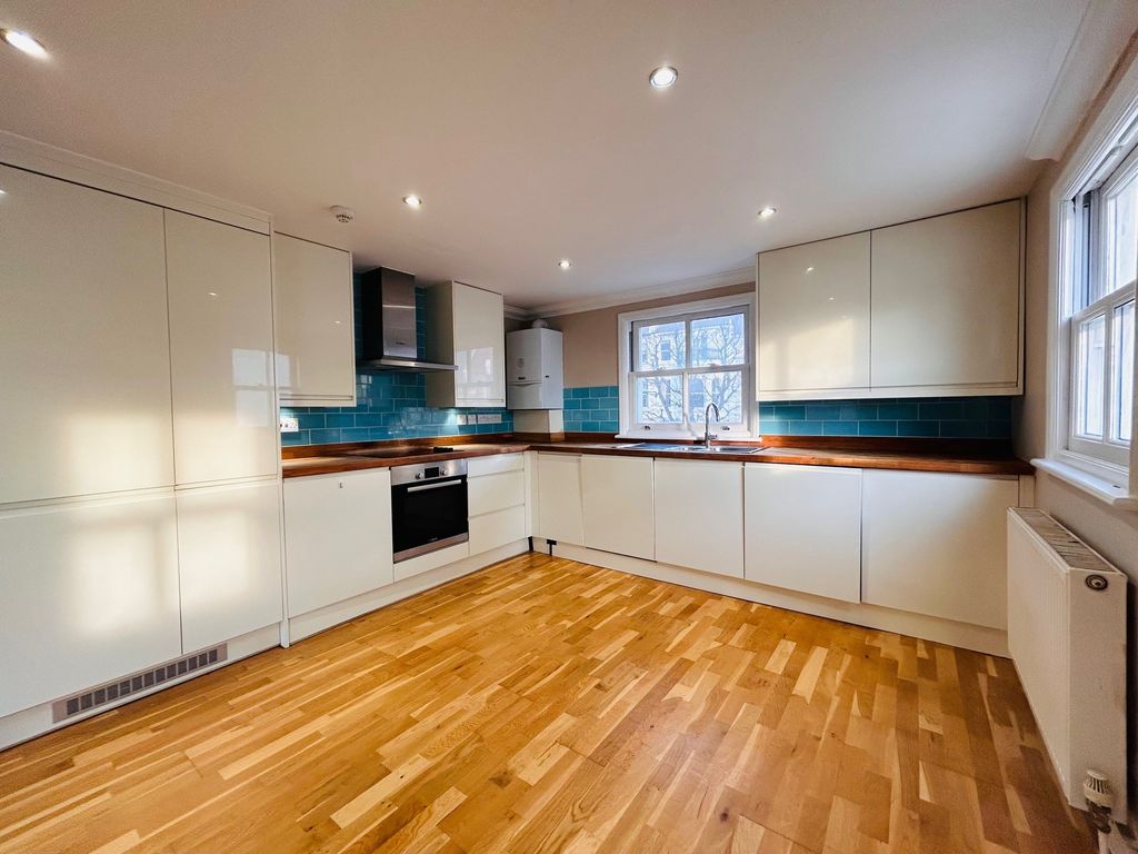 Property photo 1 of 8 Kitchen