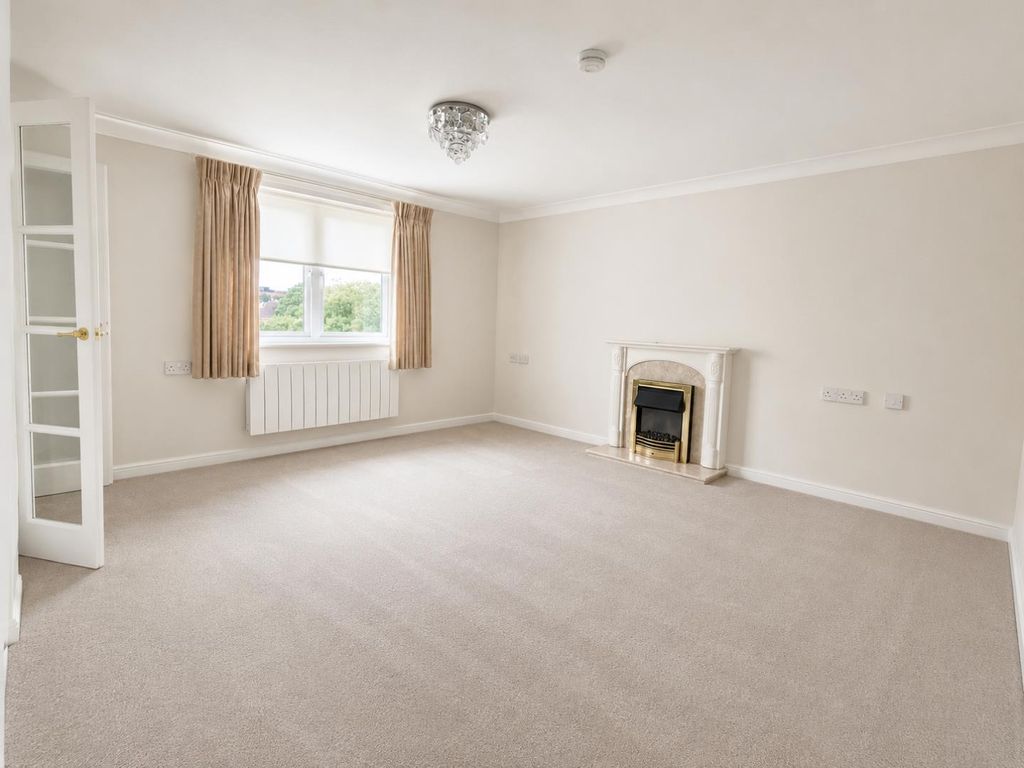 Property photo 3 of 10 liv1.Png