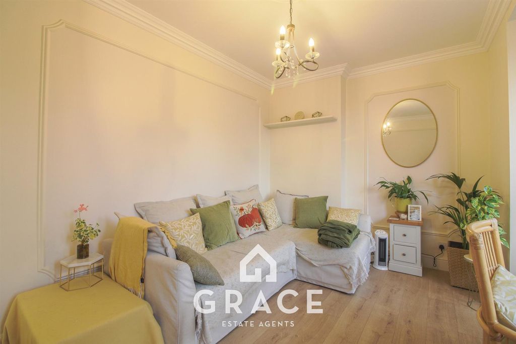 Property photo 3 of 8 Untitled_Hdr-12-2.Jpg