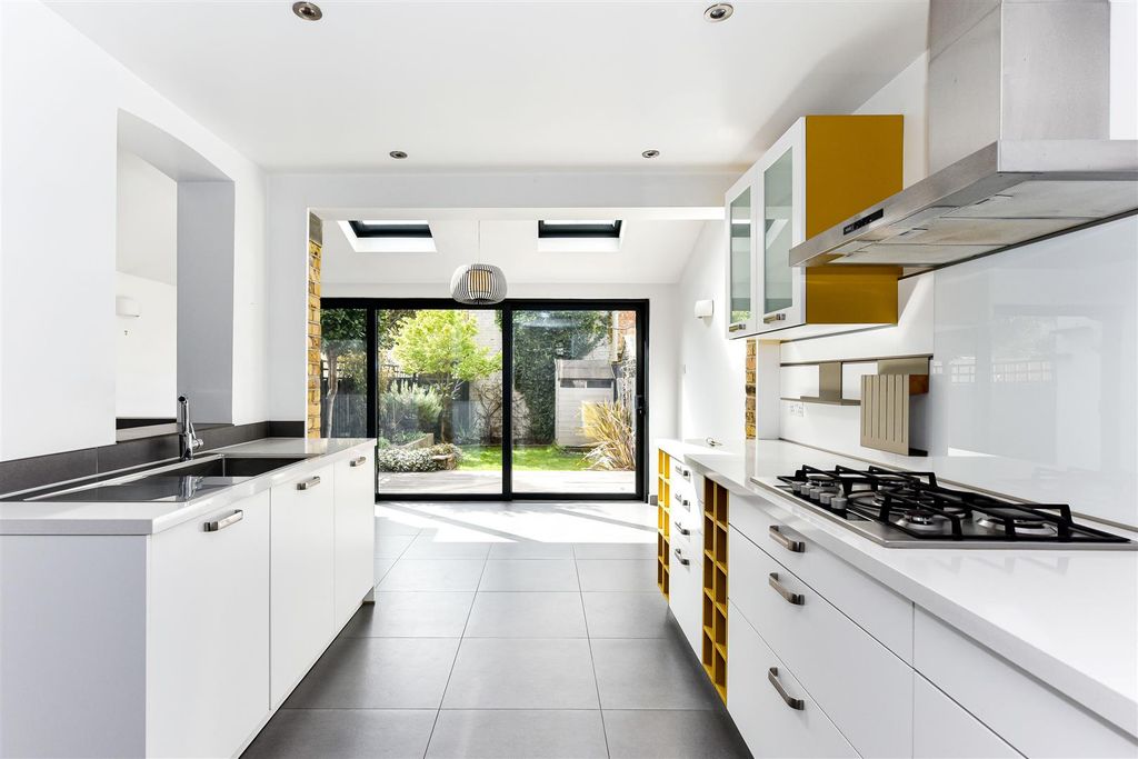 Property photo 1 of 33 23 Malvern Road-16.Jpg