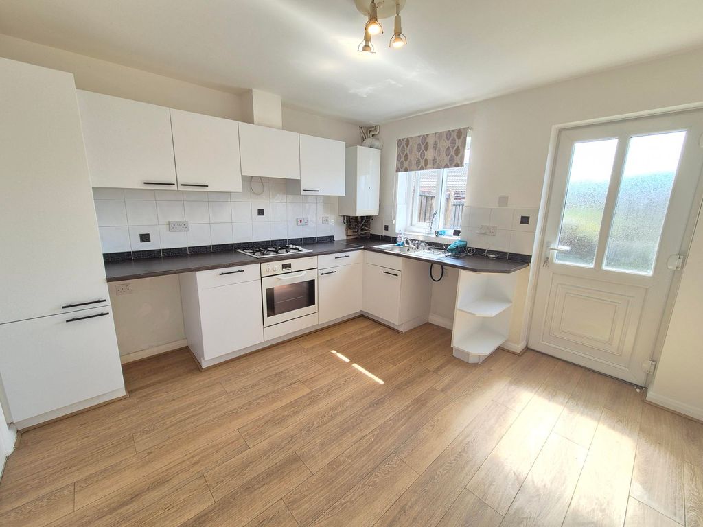 Property photo 1 of 7 Kitchen