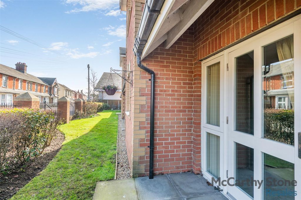 Property photo 1 of 13 8678640-Exterior03.Jpg