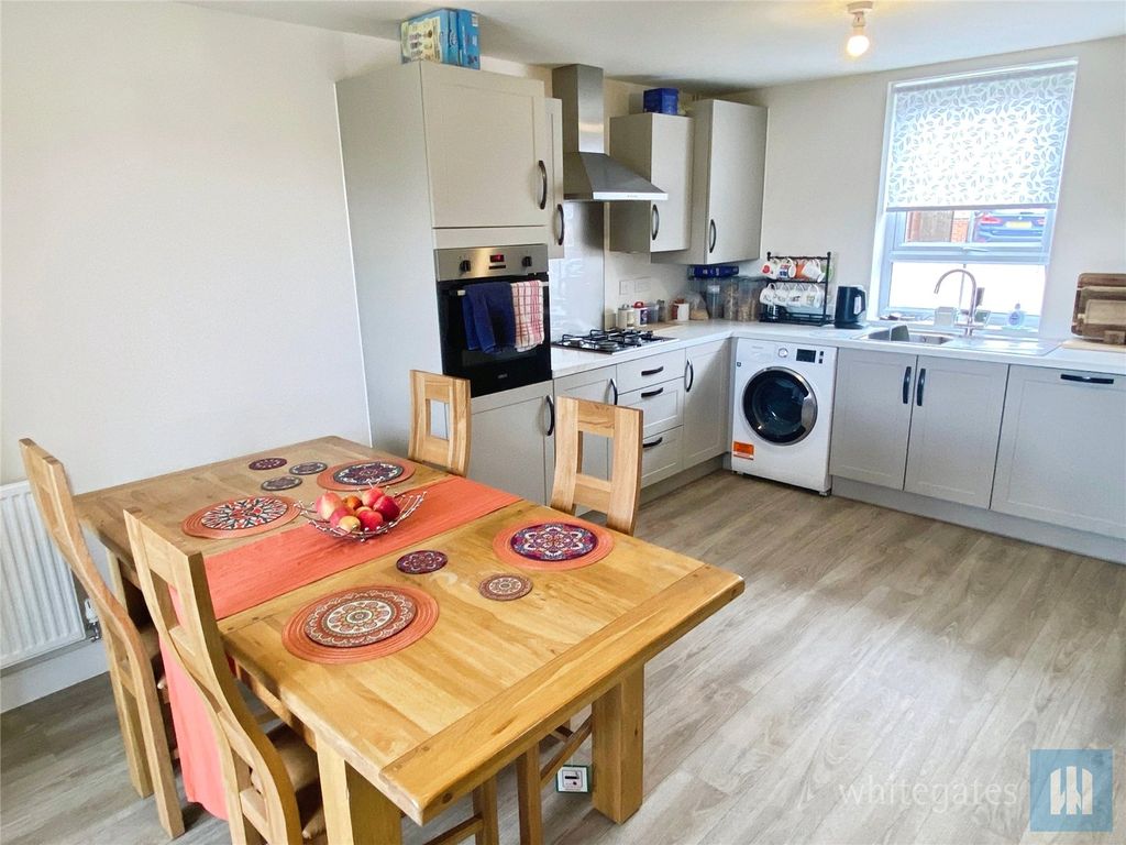Property photo 2 of 12 Picture No. 04