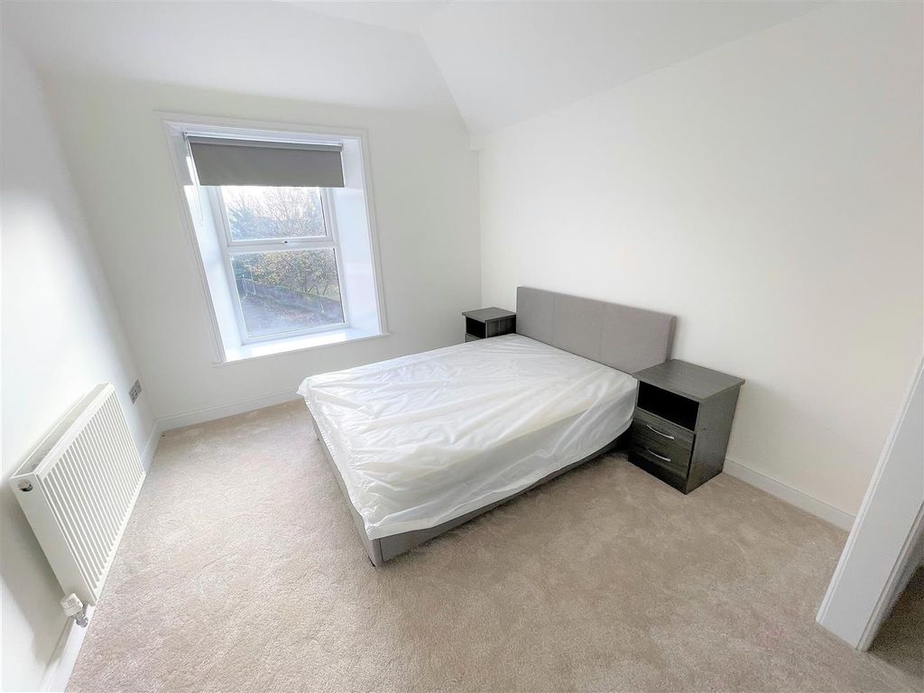 Property photo 3 of 31