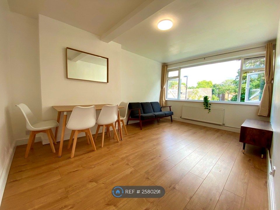 Property photo 1 of 13 Living Room