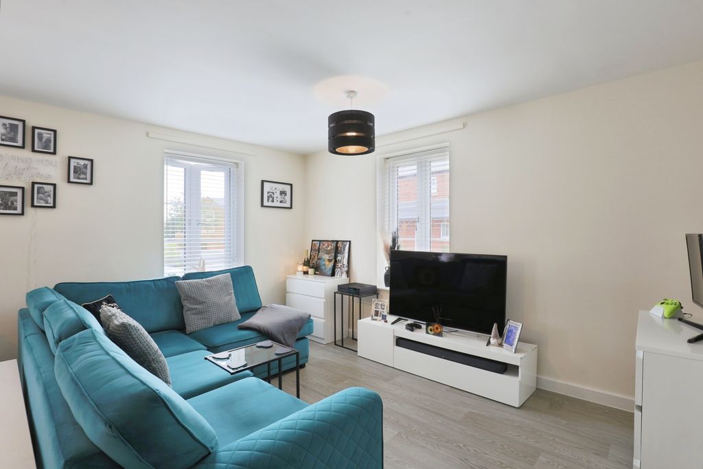 Property photo 3 of 13