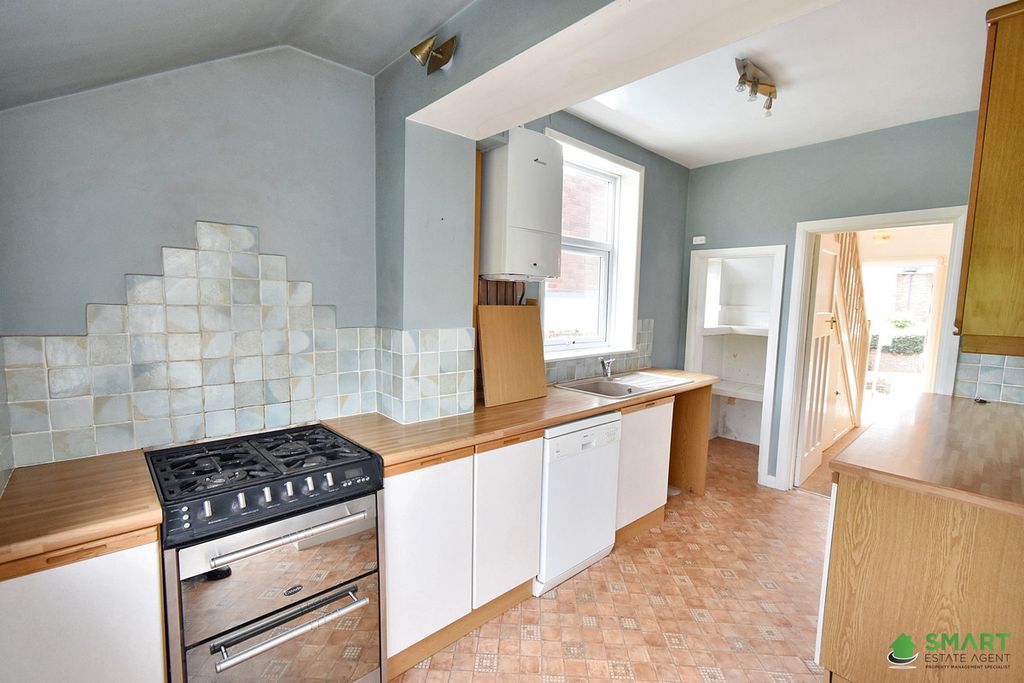 Property photo 3 of 12