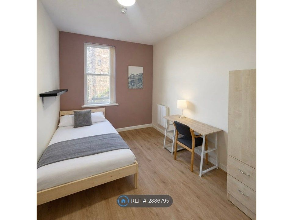 Property photo 1 of 7 Bed 1