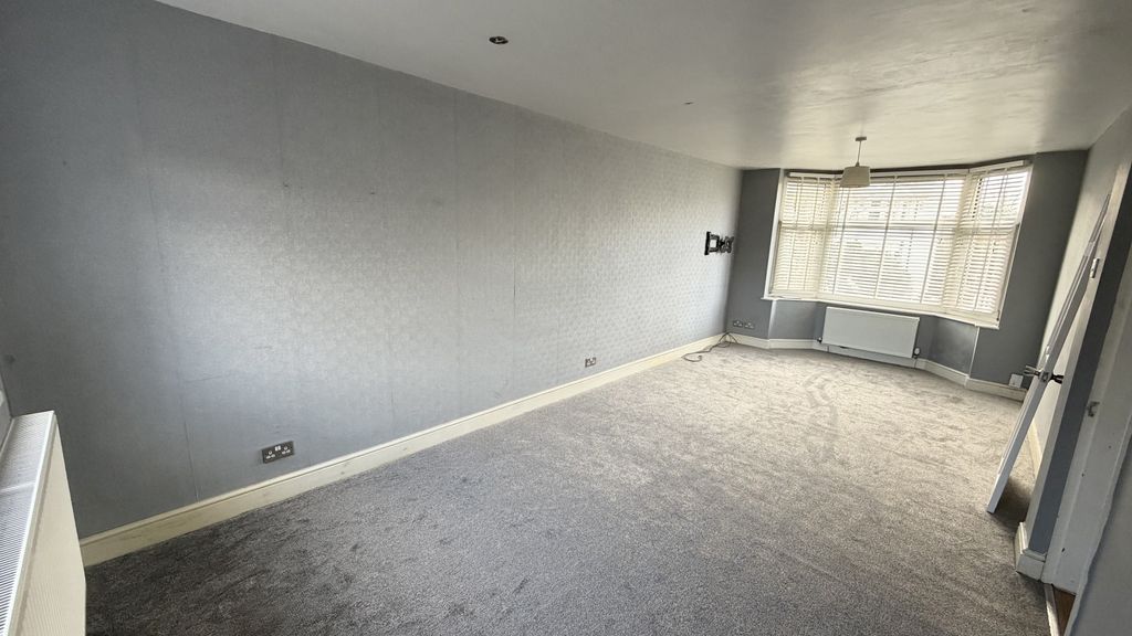 Property photo 3 of 11 Gallery