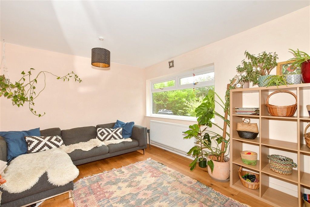 Property photo 1 of 15 Lounge