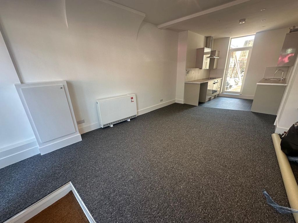 Property photo 2 of 7 Property