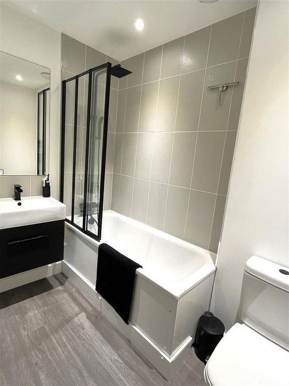 Property photo 3 of 13 Bathroom