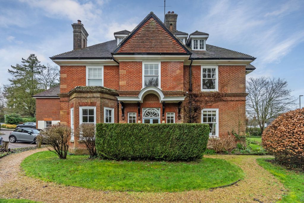 Property photo 1 of 9