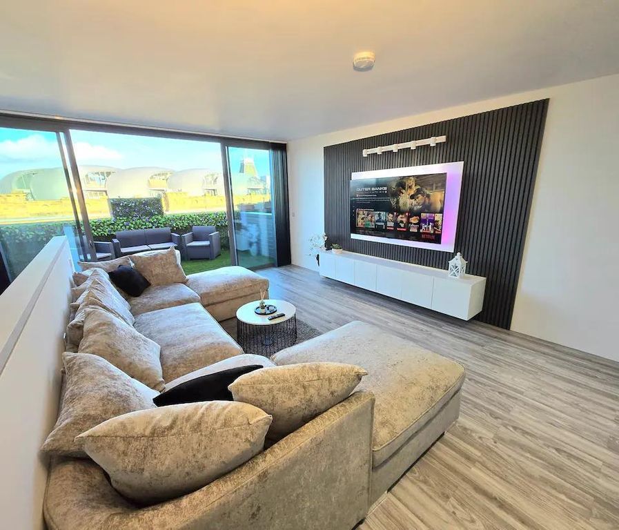 Property photo 3 of 30 Angle Three