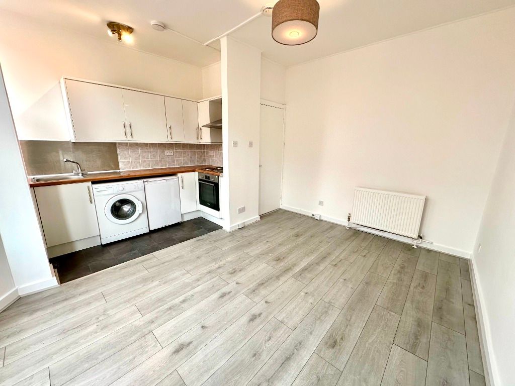 Property photo 3 of 11 Photo 3