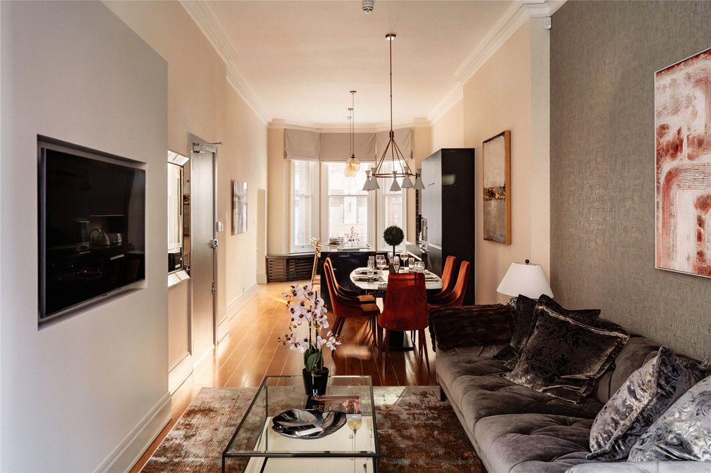 Property photo 2 of 16 Seating Area