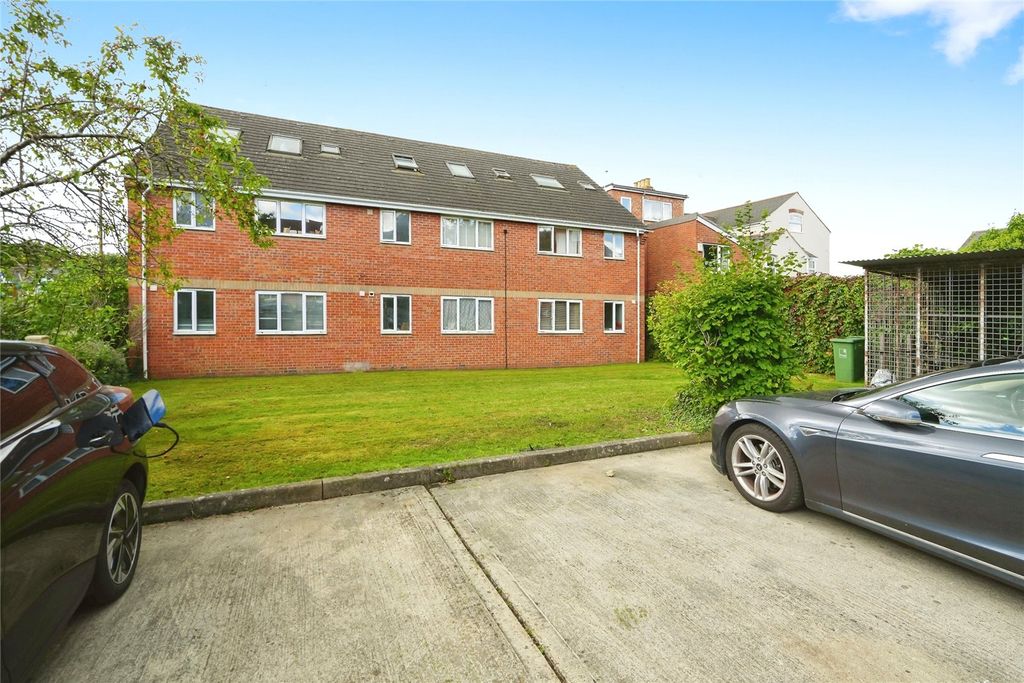 Property photo 1 of 17 Picture No. 05