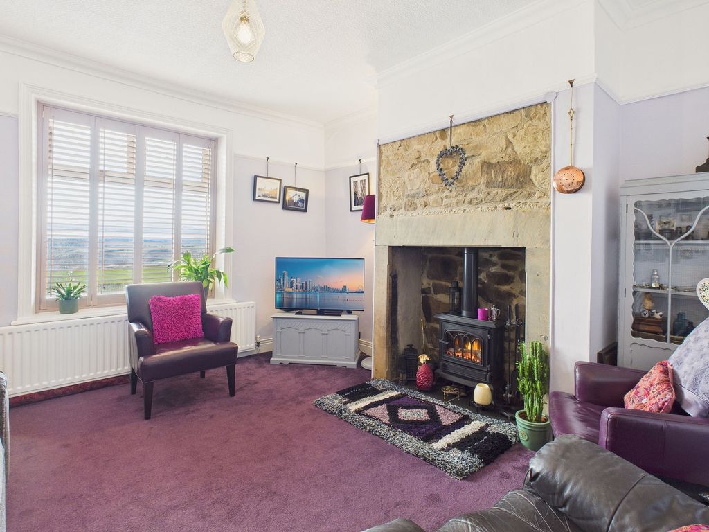 Property photo 2 of 12 Lounge