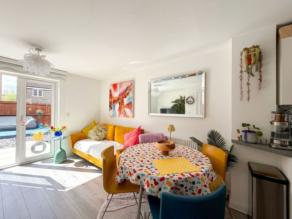 Property photo 3 of 11