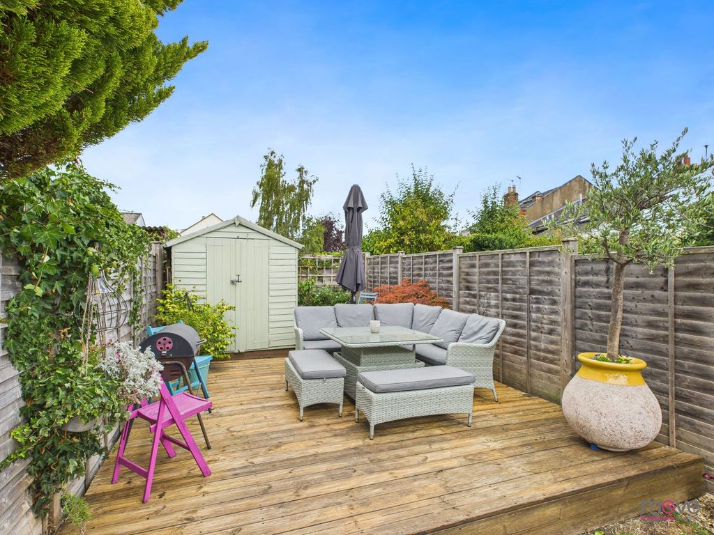 Property photo 2 of 20