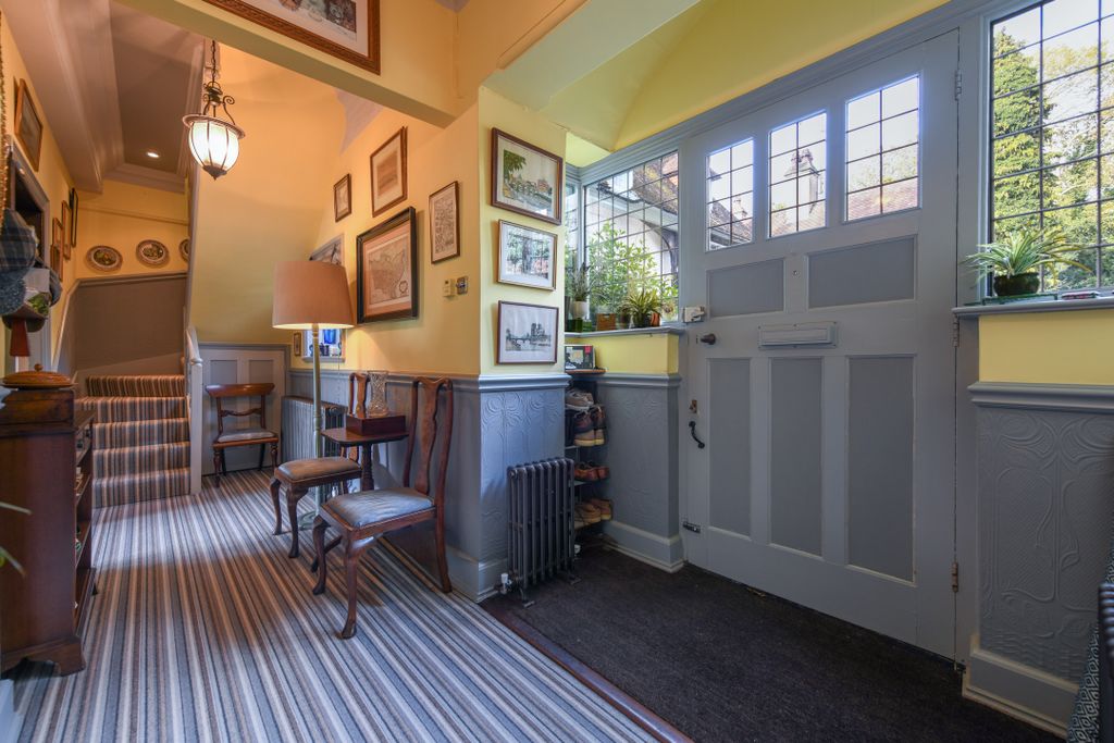 Property photo 2 of 29