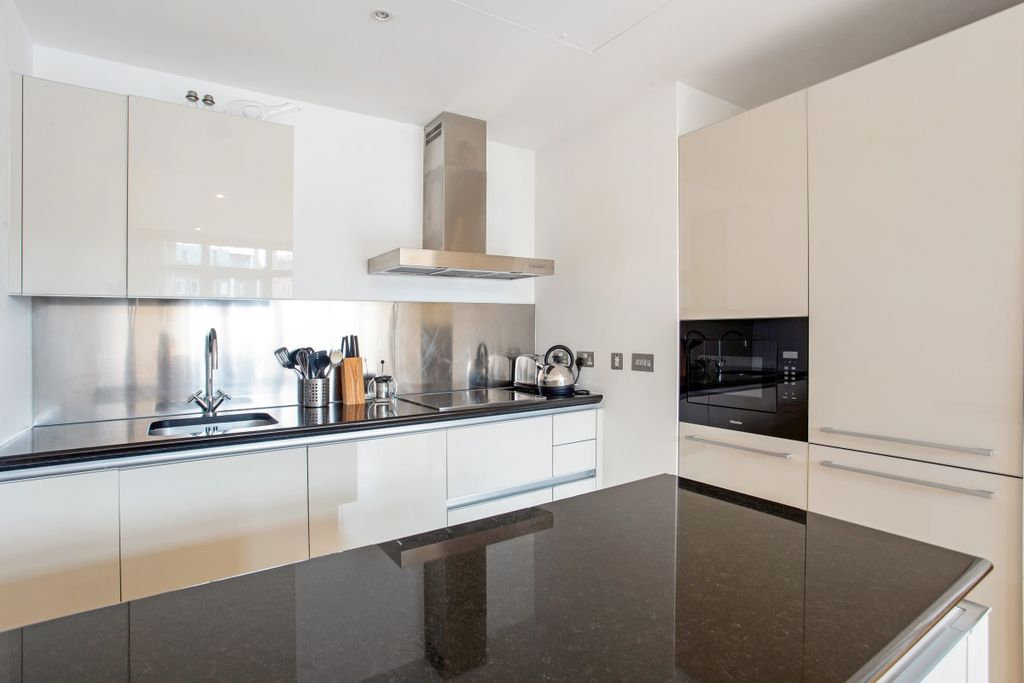 Property photo 3 of 13 Kitchen