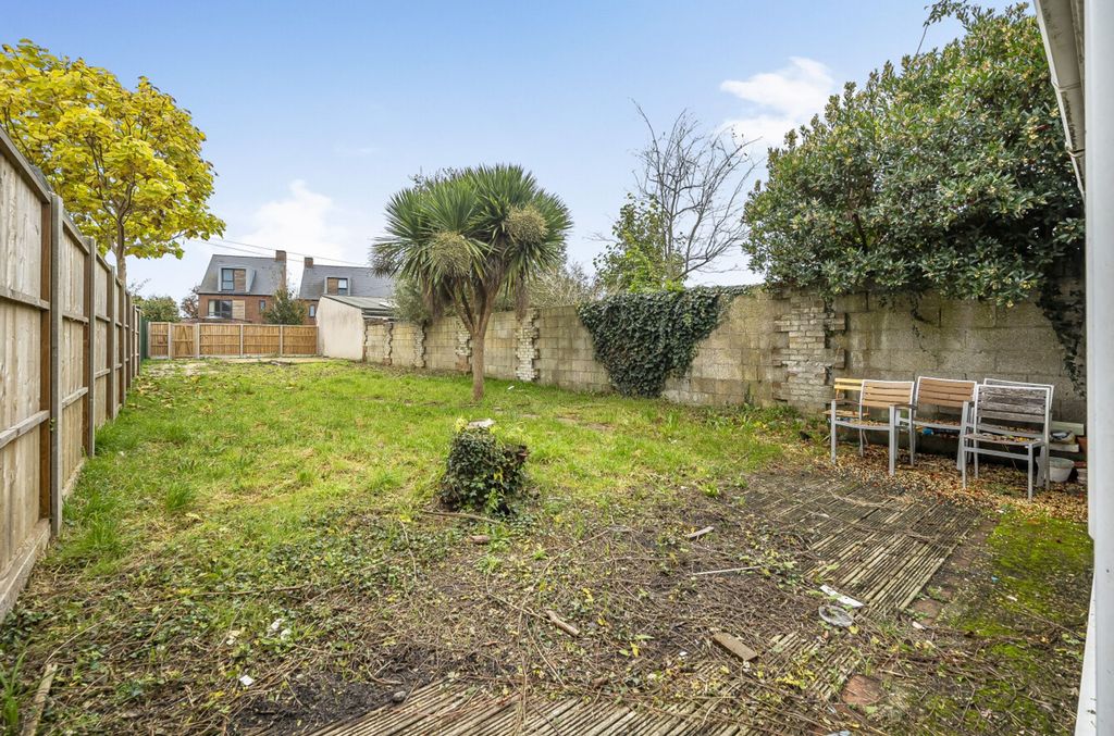 Property photo 3 of 18