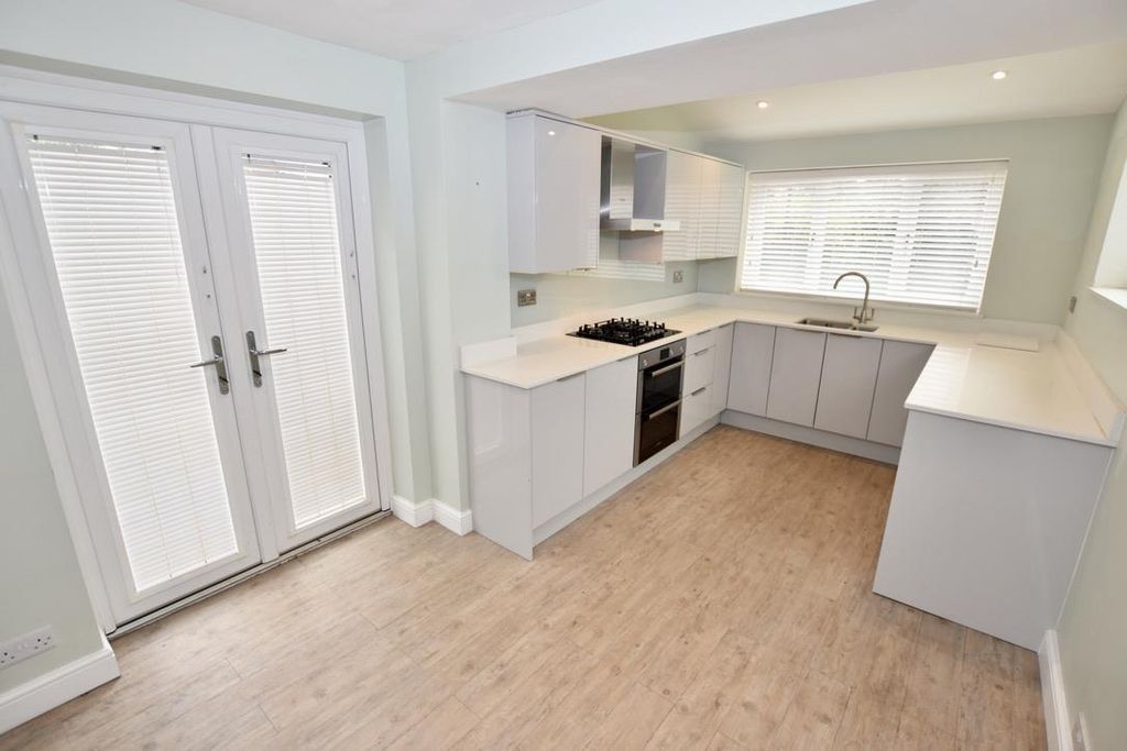 Property photo 2 of 12 Kitchen Diner