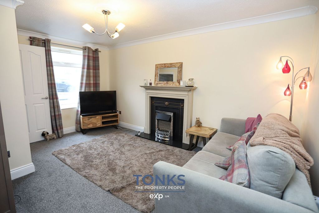 Property photo 3 of 14