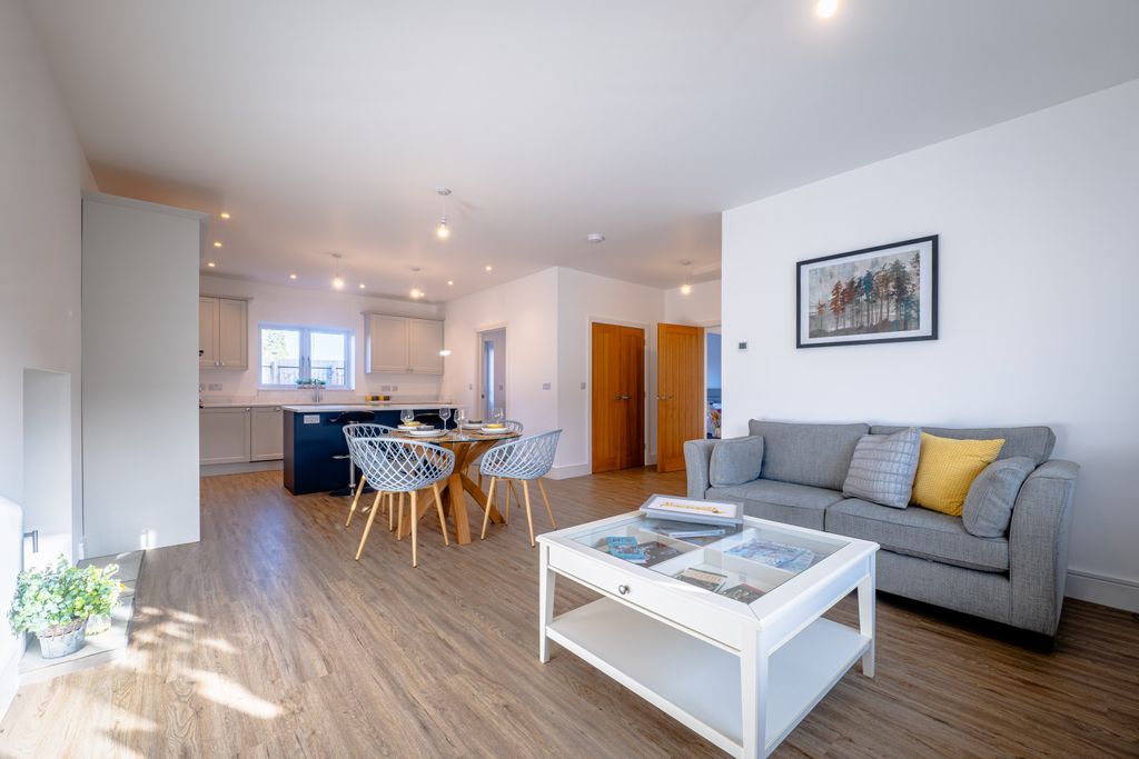 Property photo 1 of 8 Open Plan Living